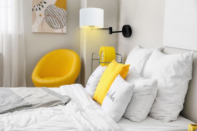 NOWOCZESNY KINKIET Z REGULOWANYM ŹRÓDŁEM ŚWIATŁA BRENDA