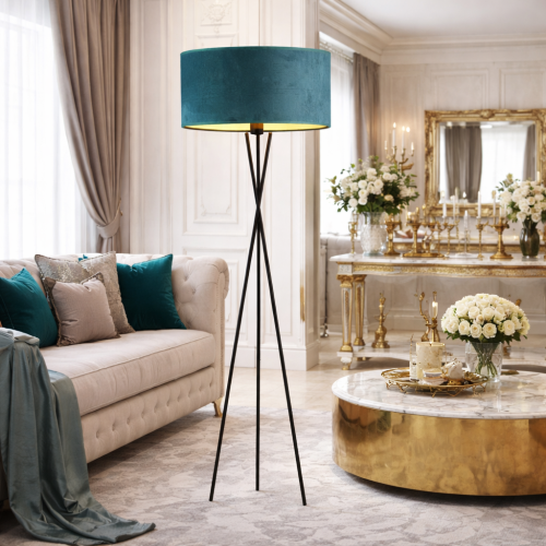 Luksusowa lampa podłogowa w stylu glamour z welurowym, turkusowym abażurem i smukłą, metalową podstawą. Idealna do eleganckiego salonu, dodaje wnętrzu szyku i nowoczesnej lekkości. Doskonałe oświetlenie dekoracyjne i funkcjonalne.