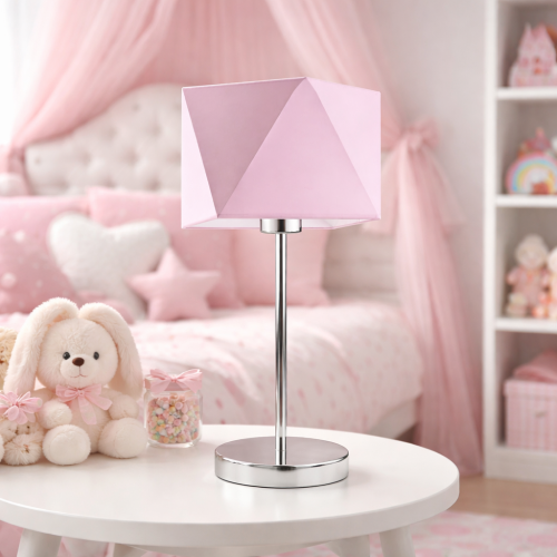 Nowoczesna lampka stołowa z geometrycznym, różowym abażurem to idealny wybór do pokoju dziewczynki. Stylowy design, solidna podstawa i przytulne światło tworzą wyjątkową atmosferę sprzyjającą zabawie i odpoczynkowi.