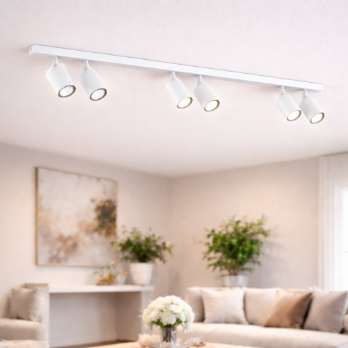 Nowoczesna lampa sufitowa typu listwa z regulowanymi reflektorami to funkcjonalne oświetlenie do salonu, kuchni lub korytarza. Minimalistyczna forma i możliwość kierowania światła zapewniają komfort oraz podkreślają charakter wnętrza.