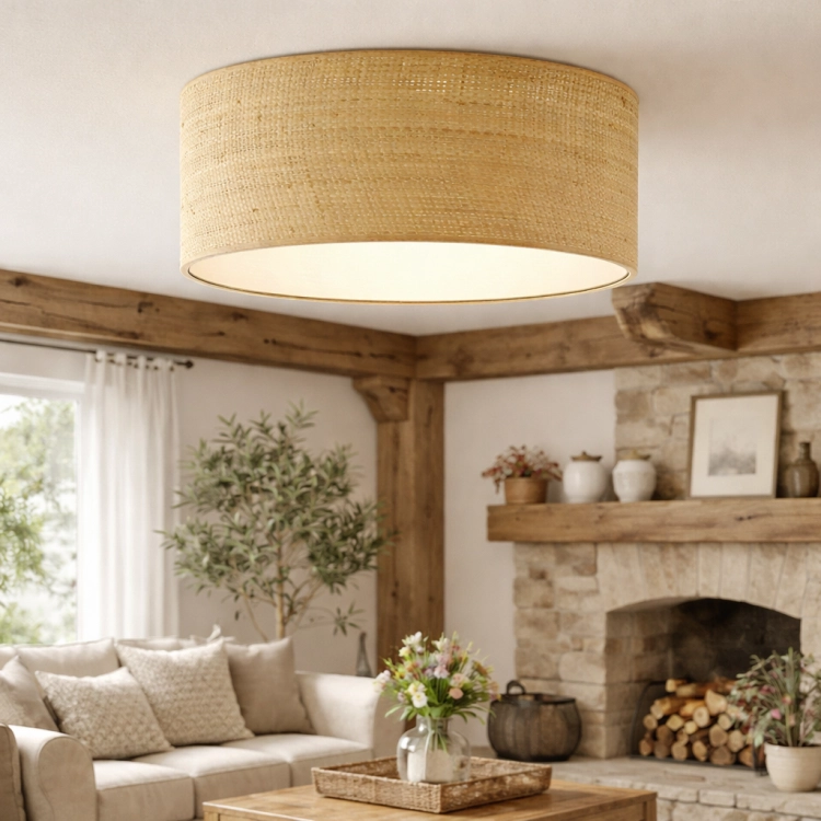 Stylowa lampa sufitowa z naturalnego rattanu w rustykalnym stylu. Jej pleciona struktura tworzy ciepłe, przytulne światło, idealne do salonu lub sypialni. Doskonale komponuje się z drewnem i naturalnymi dodatkami.