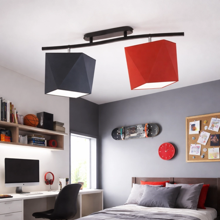 Nowoczesna lampa sufitowa z geometrycznymi abażurami w kolorze czarnym i czerwonym to idealne oświetlenie do pokoju nastolatka. Designerski styl, funkcjonalność i modny wygląd podkreślą charakter wnętrza.