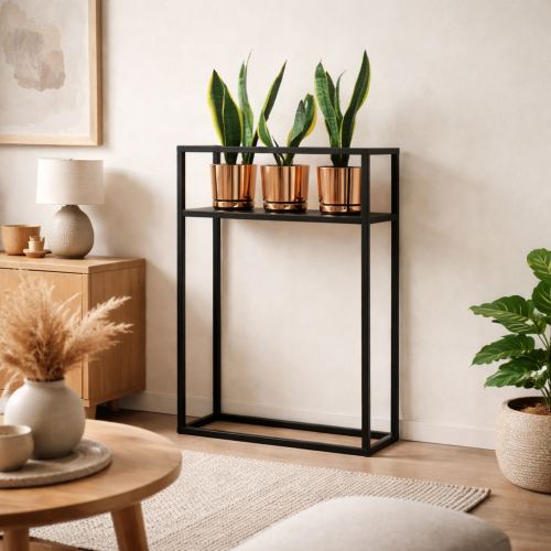 Nowoczesny kwietnik metalowy w stylu minimalistycznym – idealny do salonu, sypialni lub biura. Stabilna konstrukcja, eleganckie wykończenie i miejsce na kilka roślin. Podkreśl charakter wnętrza i stwórz stylową, zieloną aranżację.