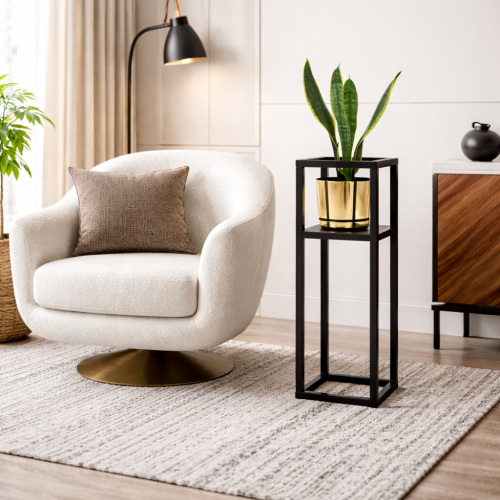 Nowoczesny kwietnik metalowy w stylu loft – elegancki stojak na rośliny z czarną stalową konstrukcją i złotą donicą. Idealny do salonu, sypialni i biura. Designerski dodatek do wnętrz industrialnych i nowoczesnych.