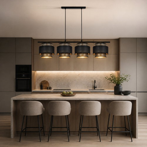 Nowoczesna lampa wisząca z czterema kloszami w industrialnym stylu to idealne oświetlenie nad wyspę kuchenną. Czarna, minimalistyczna forma i perforowane detale tworzą ciepły klimat wnętrza, łącząc funkcjonalność z eleganckim designem.